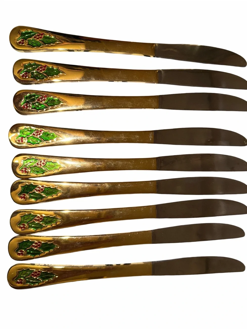 Hollyberry flatware 32 piece set and 4 serving utensils